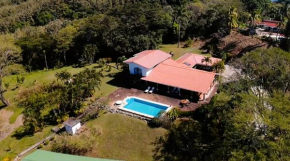 Casa La Paila -- Amazing ocean & mountain views! Staff included!